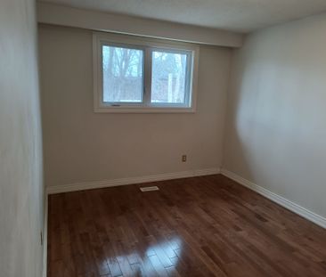 For Lease - 68 Mentor Boulevard, Toronto, Ontario - Photo 6