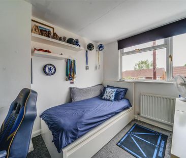 4 bedroom semi-detached house to rent - Photo 1