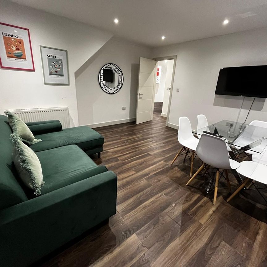 3 Bed Flat, Finchley Road, NW11 - Photo 1