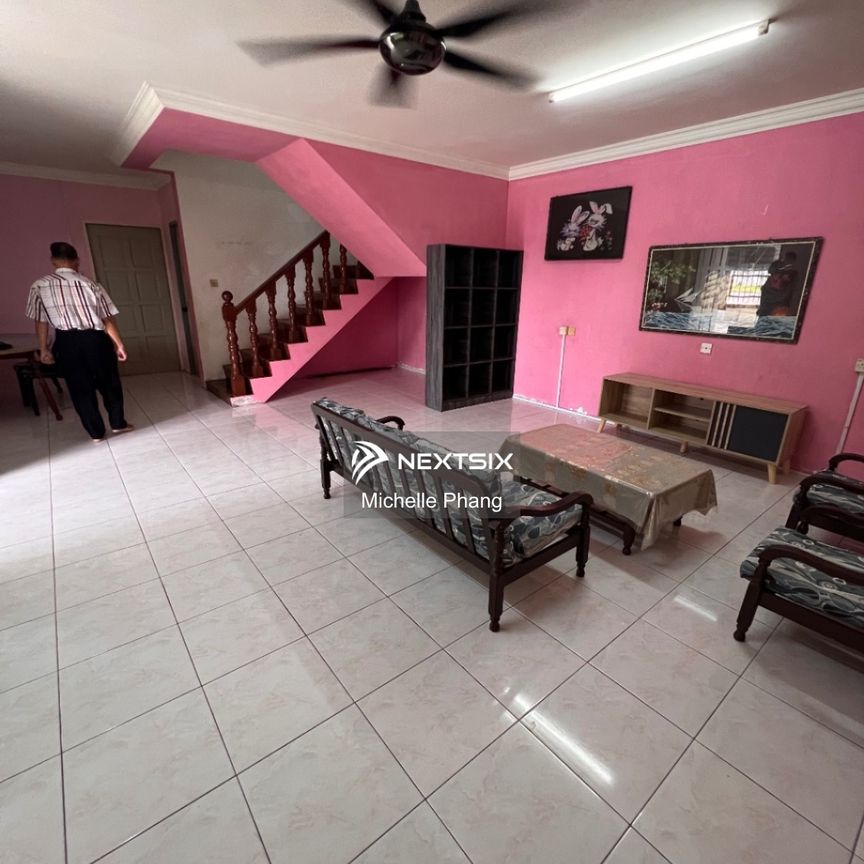 Double storey terrace house corner unit - Photo 2