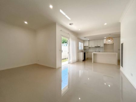 2 Bedroom unit on Campbell Street! - Photo 4