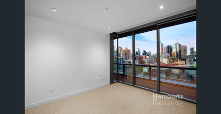 Prestige & Position: Unrivalled City-Edge Lifestyle - Photo 4