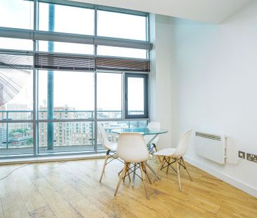 3 bedroom flat to rent - Photo 4