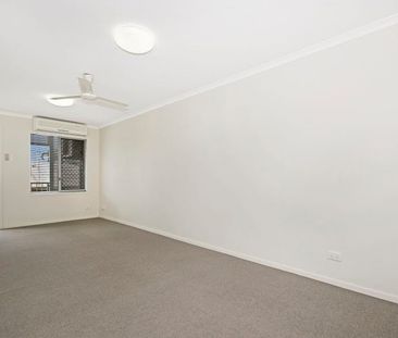 IDEAL TOP FLOOR UNIT IN PIMLICO - Photo 1