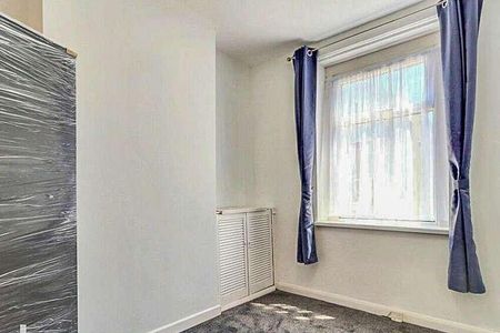 Lucas Street, Cardiff, CF24 - Photo 2