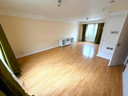 3 bedroom flat to rent - Photo 2