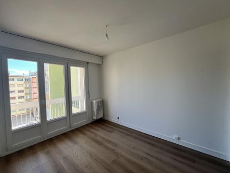 Location Appartement 4 pièces 99m² AIX LES BAINS 73100 - Photo 2