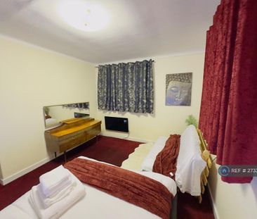 3 bedroom semi-detached house to rent - Photo 6