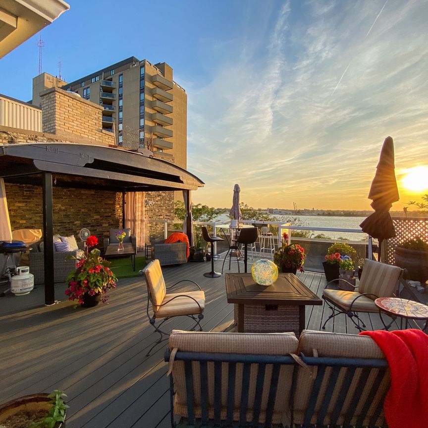 For Lease - 182 Front Street Unit# Upper, Sarnia, Ontario - Photo 1