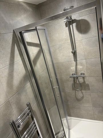 1 bedroom in a house share to rent - Photo 5