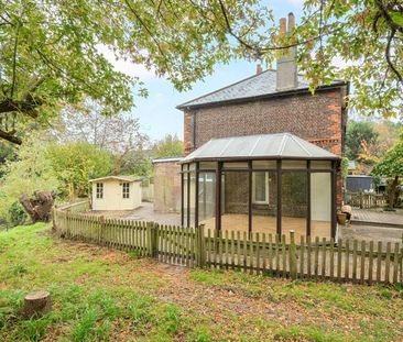 Juniper Terrace, Guildford, Surrey, GU4 - Photo 4