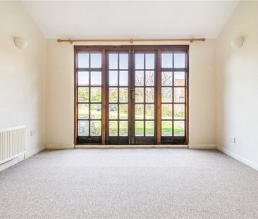 A single storey 4 bedroom , 2 bathroom barn conversion in the prett... - Photo 1