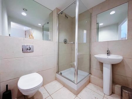 2 bedroom Flat To Let - Photo 5