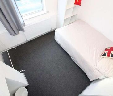 London Road - Bed Flat, S2 - Photo 2