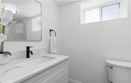 For Lease - 59 HOLGATE Street Unit# LOWER LEVEL, Barrie, Ontario - Photo 3