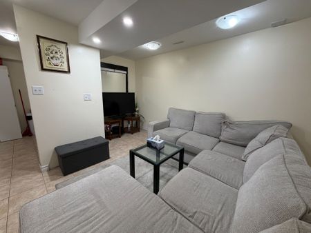 For Lease - 124 Herdwick Street Unit# Bsmt, Brampton, Ontario - Photo 2