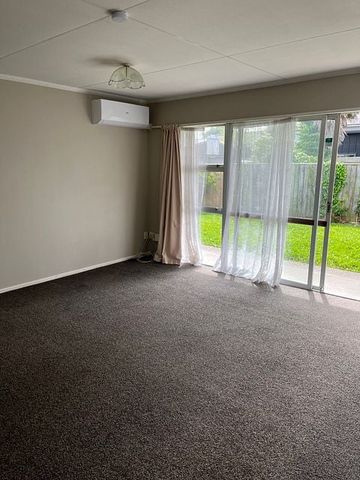 Sunny private unit close to city - Photo 2