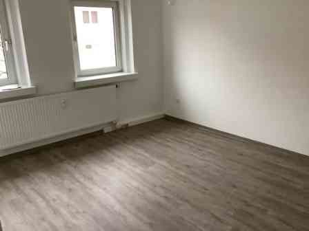 Renovierte 2-Zimmer-Wohnung mit EBK ab sofort zu vermieten - Foto 2