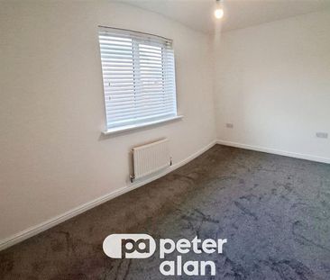 Golwg Y Garreg Wen, SWANSEA - Photo 4