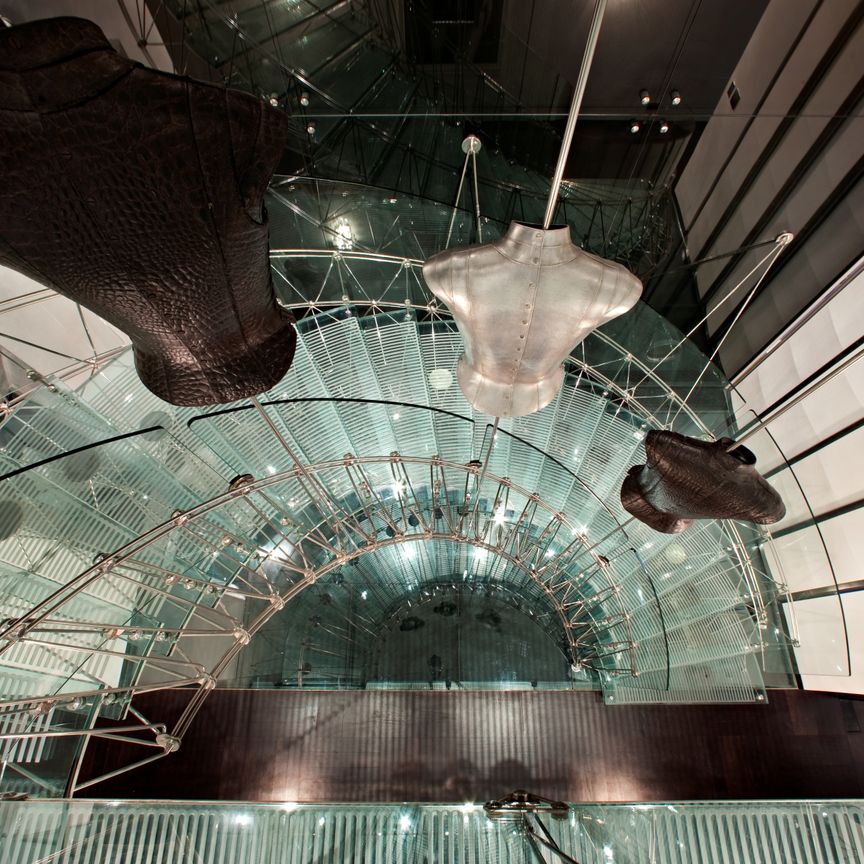 Four-bedroom, modernised apartment in a Grade II listed building - Photo 1