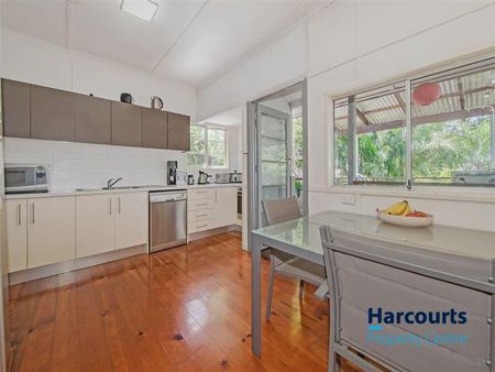 35 Jerome Street, Coorparoo QLD 4151 - House For Rent | Domain - Photo 4