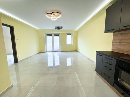 Kiadó újszerű állapotú lakás - Győr - Fotó 3