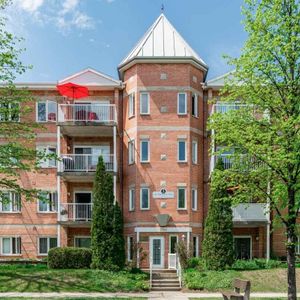 Bachelor - 900, 920 Laudance, 3780,3786,3792,3793, 3798 Le Marié, 3700, 3706 Des Compagnons. - 900, 920 Laudance, 3780,3786,3792,3793, 3798 Le Marié, 3700, 3706 Des Com, Quebec - Photo 2