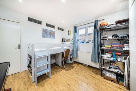 5 bedroom semi-detached house to rent - Photo 3