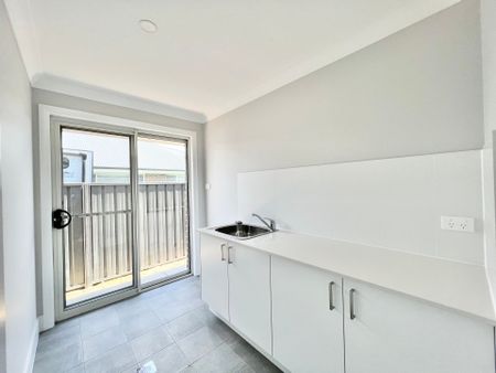 Modern Comfortable Family Home - Photo 4