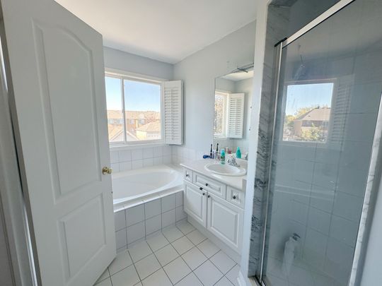 For Lease - 320 Country Glen Road, Markham, Ontario - Photo 1