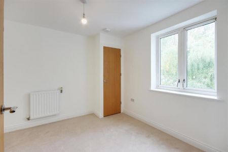 2 Bed Flat, William Court, SE25 - Photo 4