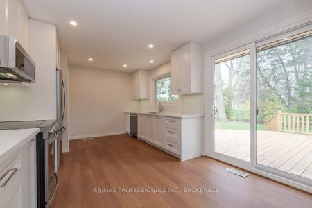 For Lease - 22 Fabian Place, Toronto, Ontario - Photo 4