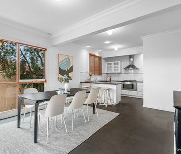 Family Living in a Convenient Glen Waverley Pocket - Photo 5