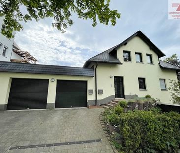 Großzügige Traumwohnung mit Garage, Terrasse & Kamin auf dem Zeller Berg - Foto 4