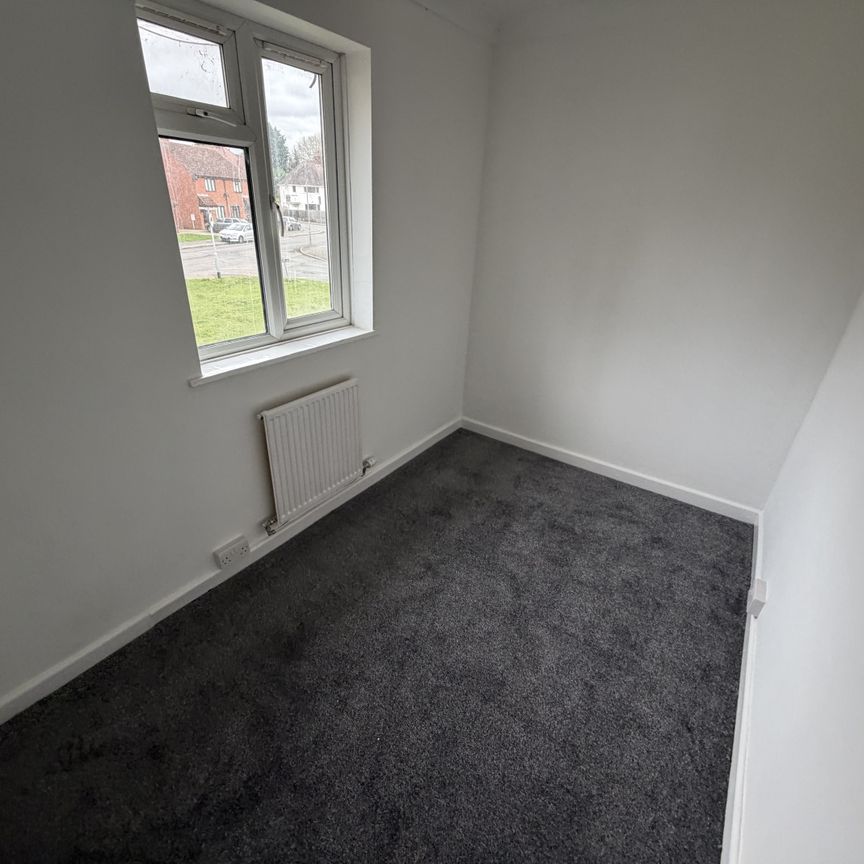 Swansea Road, Northampton - Photo 1