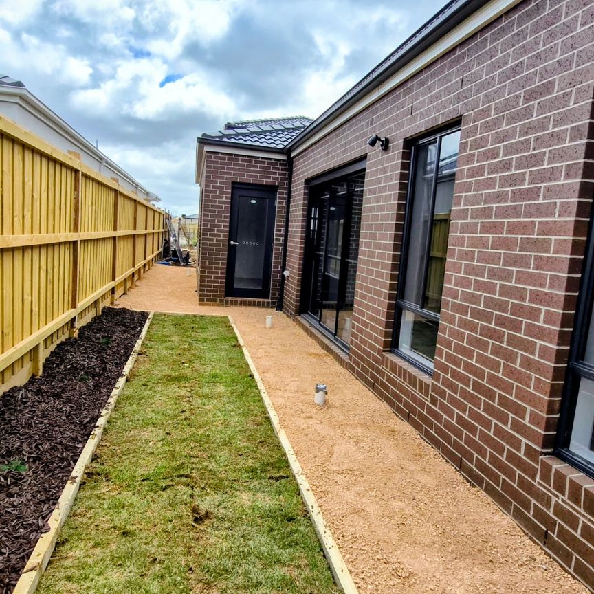 Wyndham Vale - Photo 1