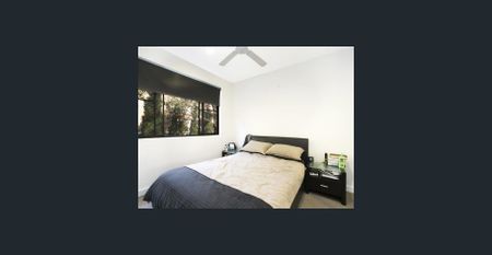 Contemporary style and air-conditioning on cosmopolitan Darby Street. - Photo 5