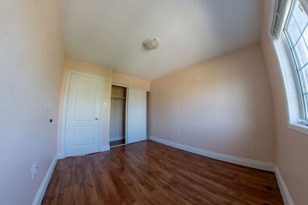 For Lease - 20 Oglevie Drive, Whitby, Ontario - Photo 3
