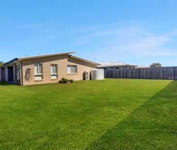 SPACIOUS FAMILY HOME IN A GREAT LOCATION! - Photo 1