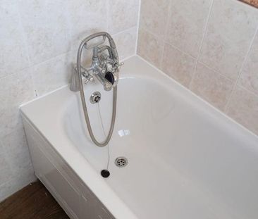 1 bedroom semi-detached house to rent - Photo 5