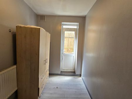 Piedmont Road, Plumstead SE18, London - Photo 2