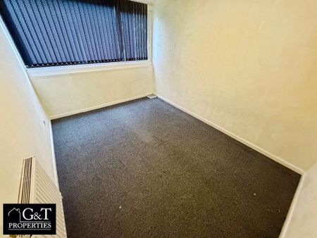 3 bedroom flat to rent - Photo 2