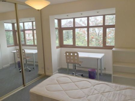 5 bedroom semi-detached house to rent - Photo 5