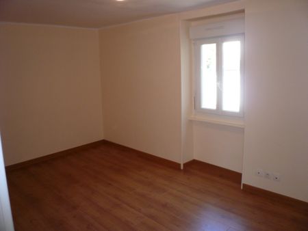 Location Appartement 3 pièces 71m² - Photo 4