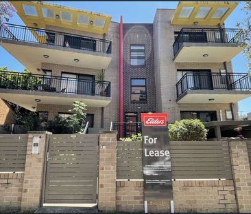 STUDIO APARTMENT IN THE HEART OF BANKSTOWN - Photo 2