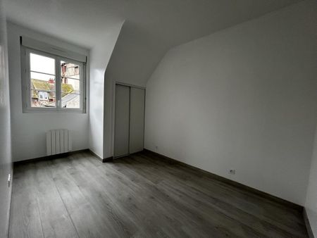 Location Appartement 3 pièces 82m² LISIEUX 14100 - Photo 2