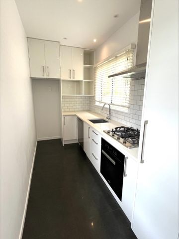 Unit 1, 18 Inverary Avenue, Epsom, Auckland - Photo 2