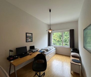 Grand appartement de 4.5 pièces au 2ème étage - Photo 2