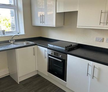 3 bedroom flat to rent - Photo 1