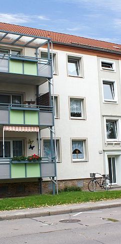 + 2 Zimmer mit großem Balkon + - Foto 1